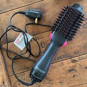 One-Step Hair Dryer & Volumizer Hot Air Brush Only used one time.
